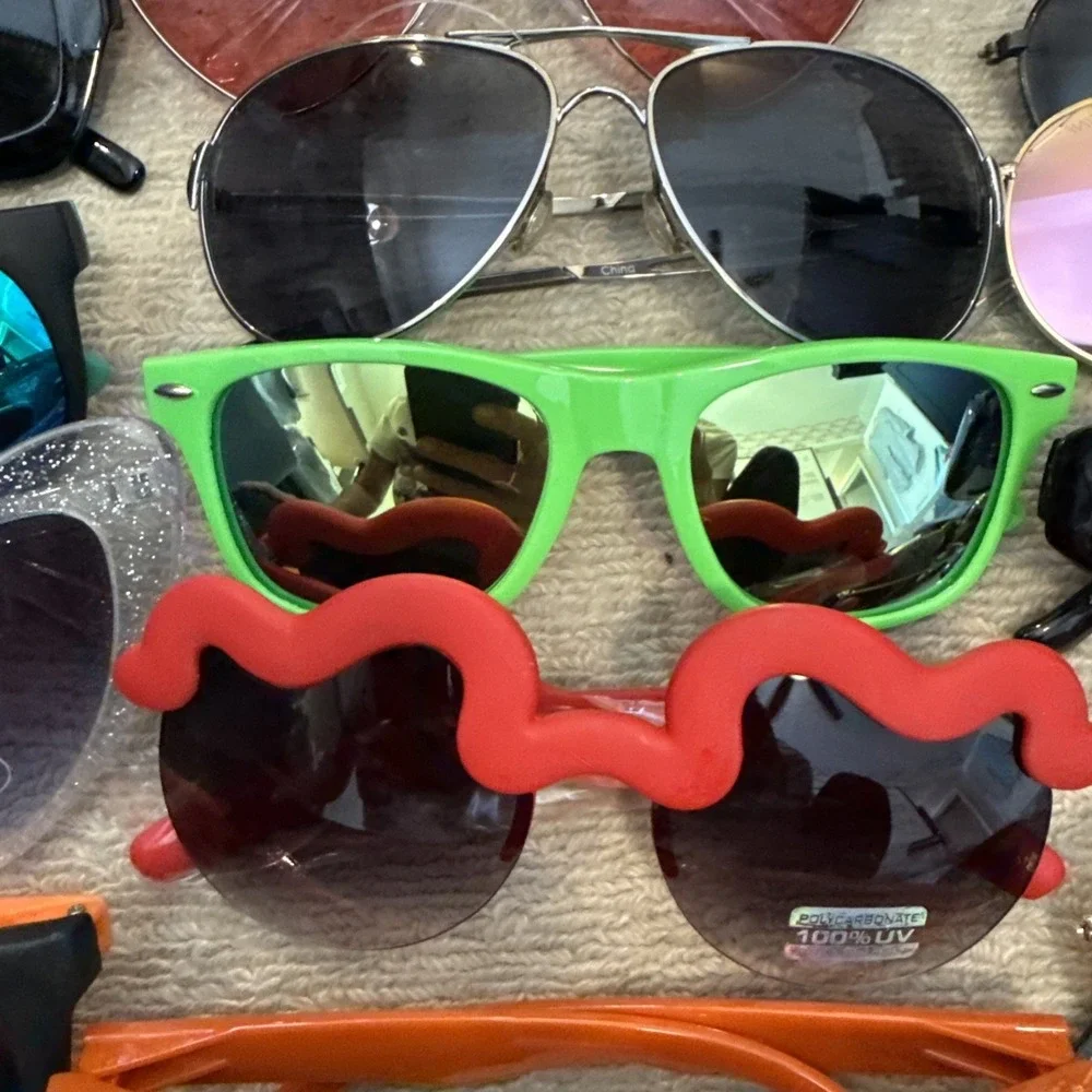 44 Pairs NWT Women's Sunglasses - Trendy, Hot Styles, Oversized, Aviator,Round+